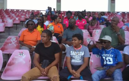 Windies Test legend Walsh meets GCA’s female players at Providence