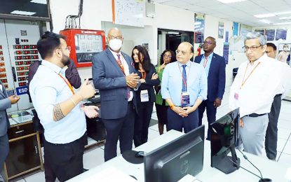 Minister Edghill tours IndianOil in New Delhi