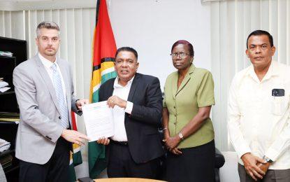 Agri. Ministry, Israeli company ink MOU for US$15M Hydroponic Project