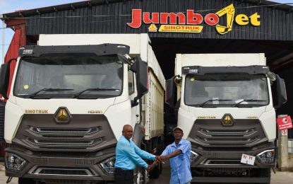 Double R Enterprise purchases new 8 X 4 Sinotruk Twin Steer from Jumbo Jet Auto Sales