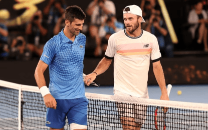 Djokovic shrugs off dad drama to reach 10th Australian Open final