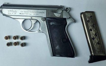 Man claiming to be security guard arrested after found with illegal gun