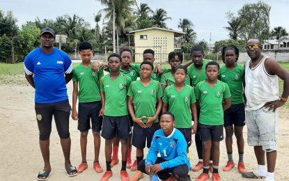 Linden Mix team are winners of H20 boys’ La’Fe one-day football tournament