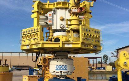 Capping stack to plug leaking oil well can take up to nine days to reach site