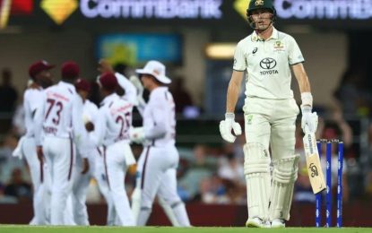 Smith in control as Aussies navigate 216-run chase