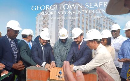 Govt. hands prime city lands to Qatari investors to build hotel
