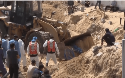 Palestinians found buried alive by Israelis in mass grave