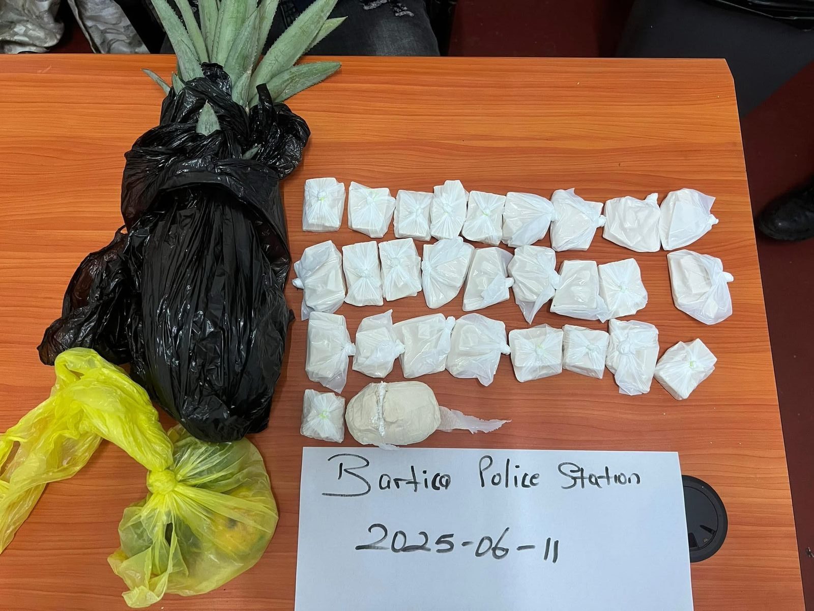Man arrested with 875 grams of cocaine, implicates friend